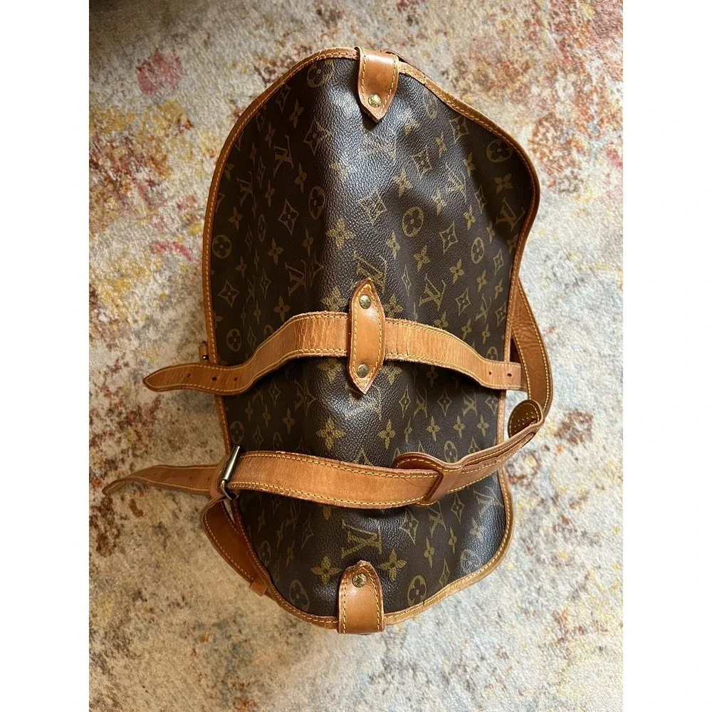 Louis Vuitton Saumur 30 Monogram Canvas Crossbody Messenger Bag AR1900 France‎